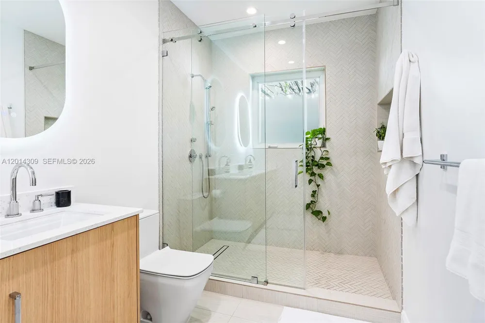 6145 La Gorce Dr Miami Beach, FL 33140