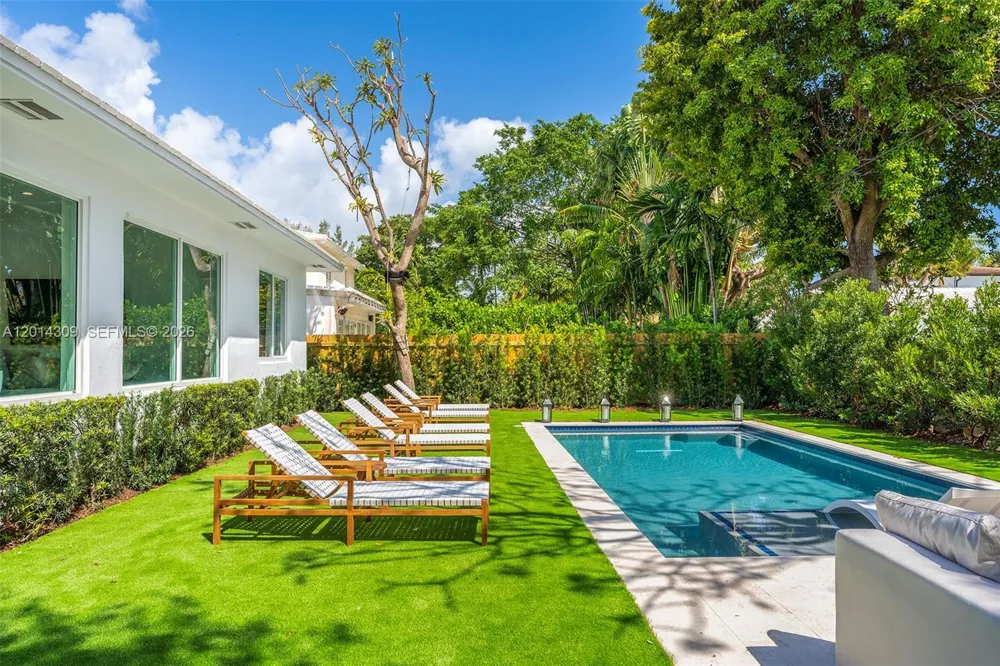 6145 La Gorce Dr Miami Beach, FL 33140