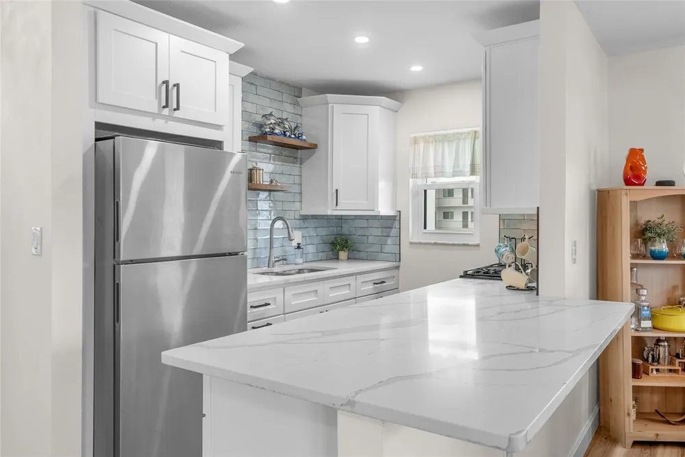 5967 TERRACE PARK DRIVE #201 St Petersburg, FL 33709