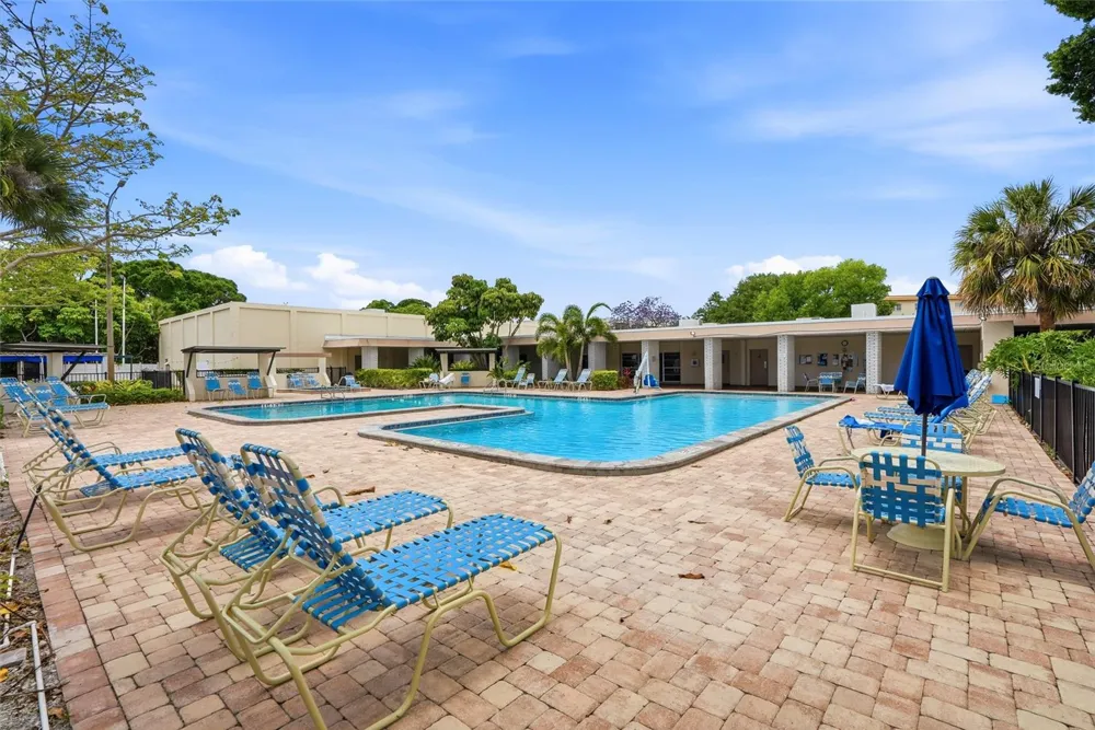 5967 TERRACE PARK DRIVE #201 St Petersburg, FL 33709