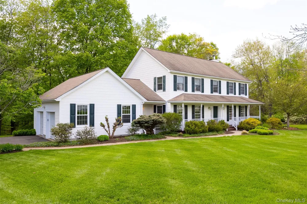 76 Rockledge Drive Pleasant Valley, NY 12569