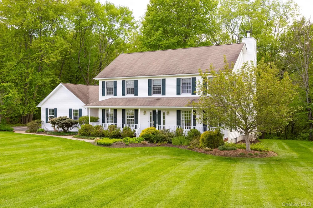 76 Rockledge Drive Pleasant Valley, NY 12569