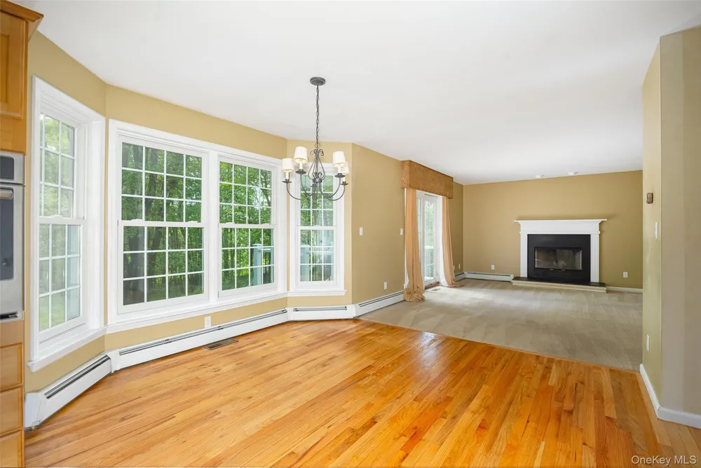 76 Rockledge Drive Pleasant Valley, NY 12569