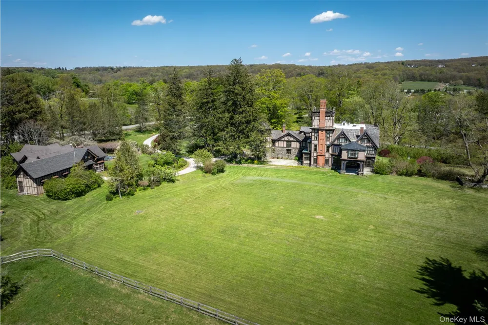 618 Quaker Hill Road Pawling, NY 12564