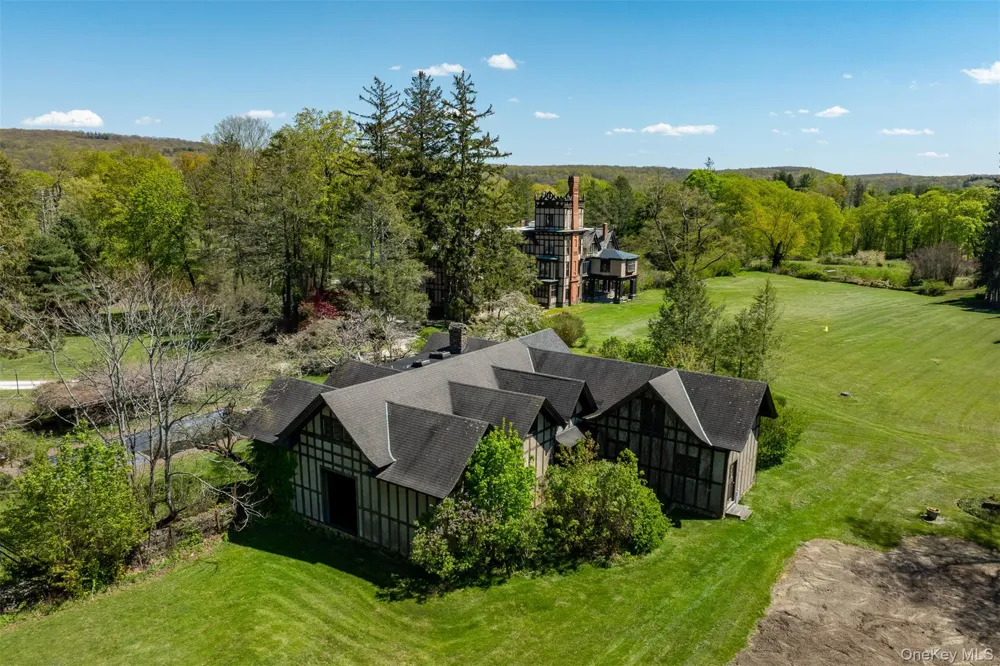 618 Quaker Hill Road Pawling, NY 12564