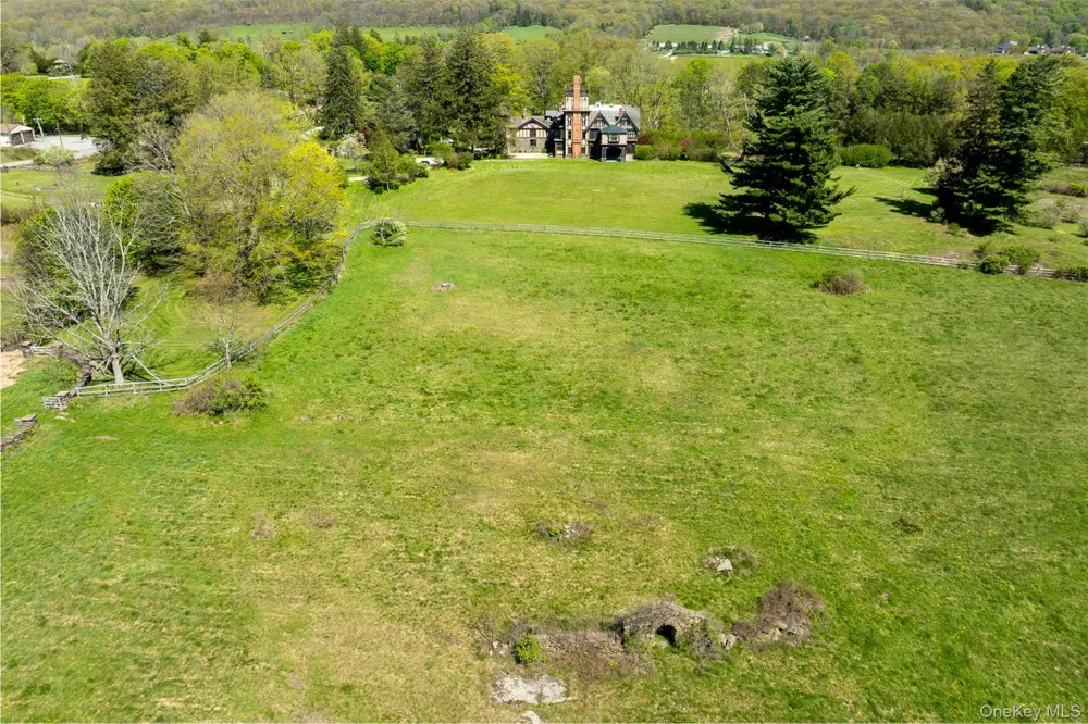 618 Quaker Hill Road Pawling, NY 12564