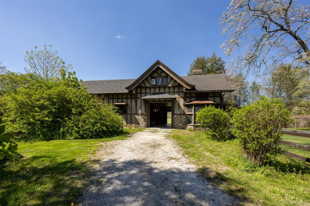 618 Quaker Hill Road Pawling, NY 12564