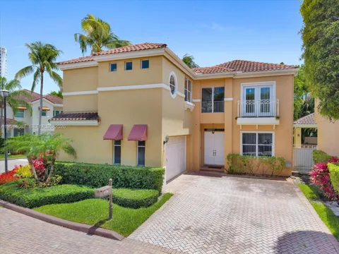3728 NE 208th Ter