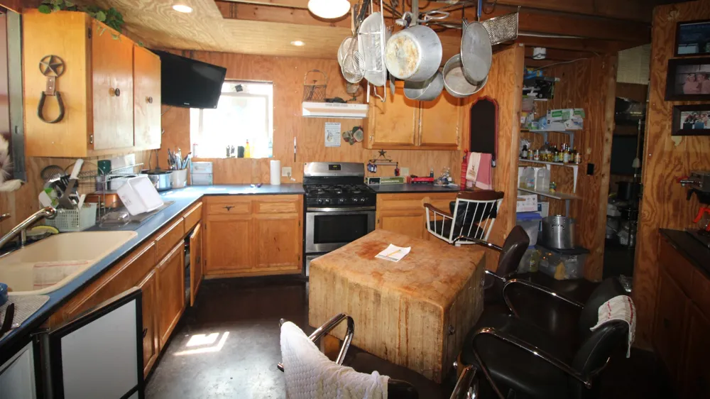 401 CR 498 Goldsboro, TX 79519