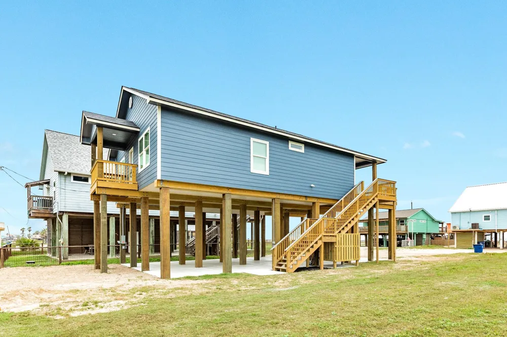 1106 White Cap Drive Surfside Beach, TX 77541