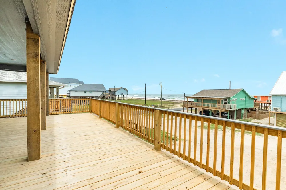 1106 White Cap Drive Surfside Beach, TX 77541