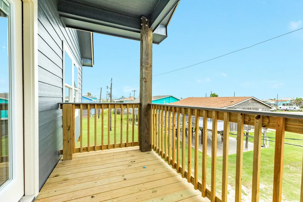 1106 White Cap Drive Surfside Beach, TX 77541