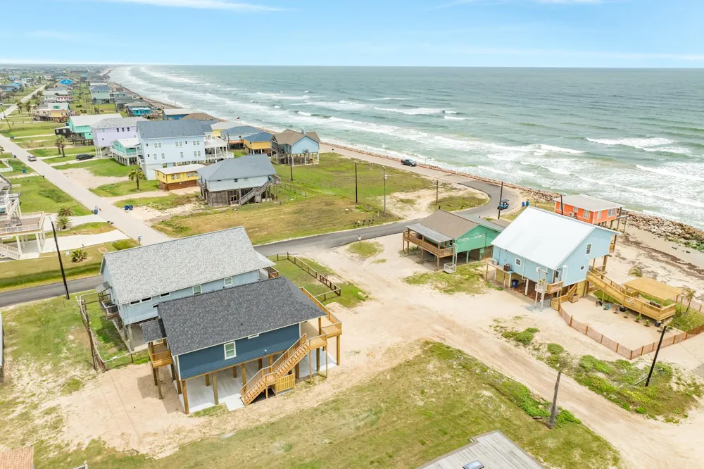 1106 White Cap Drive Surfside Beach, TX 77541