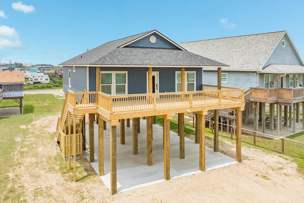 1106 White Cap Drive Surfside Beach, TX 77541