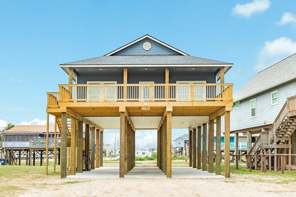 1106 White Cap Drive Surfside Beach, TX 77541