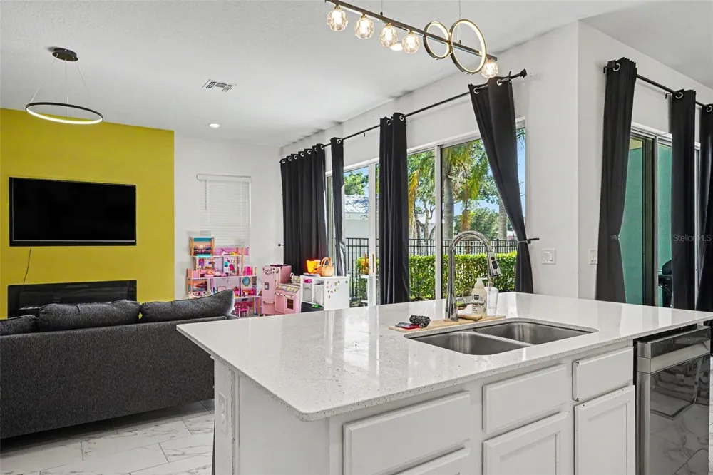 1432 REUNION BOULEVARD Reunion, FL 34747