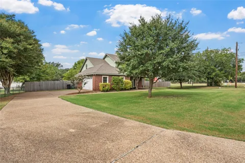 1694 Mclennan Crossing Road