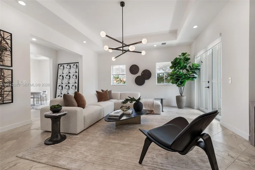 349 Madeira Ave #349 Coral Gables, FL 33134