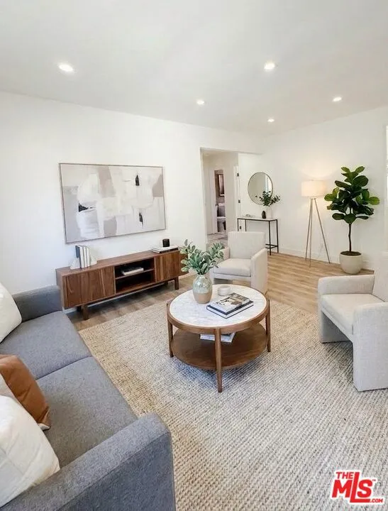 10218 Darby Avenue #4 Inglewood, CA 90303