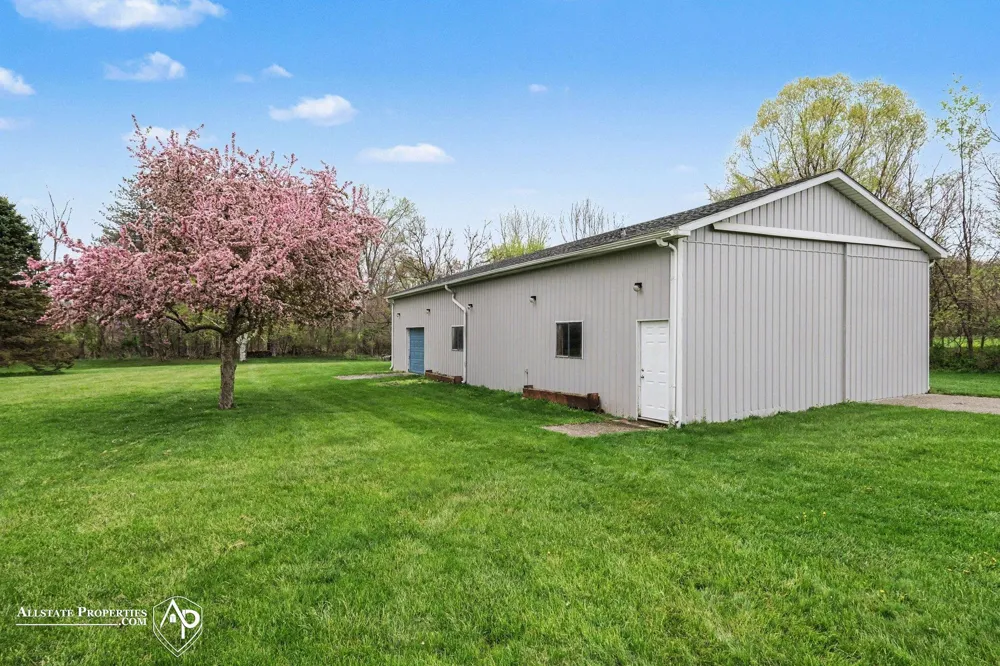 12301 S New Lothrop Road Burns Township, MI 48418