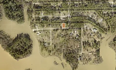 W Lake Drive