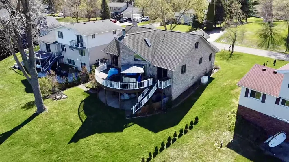 3750 Loch Drive Highland, MI 48357