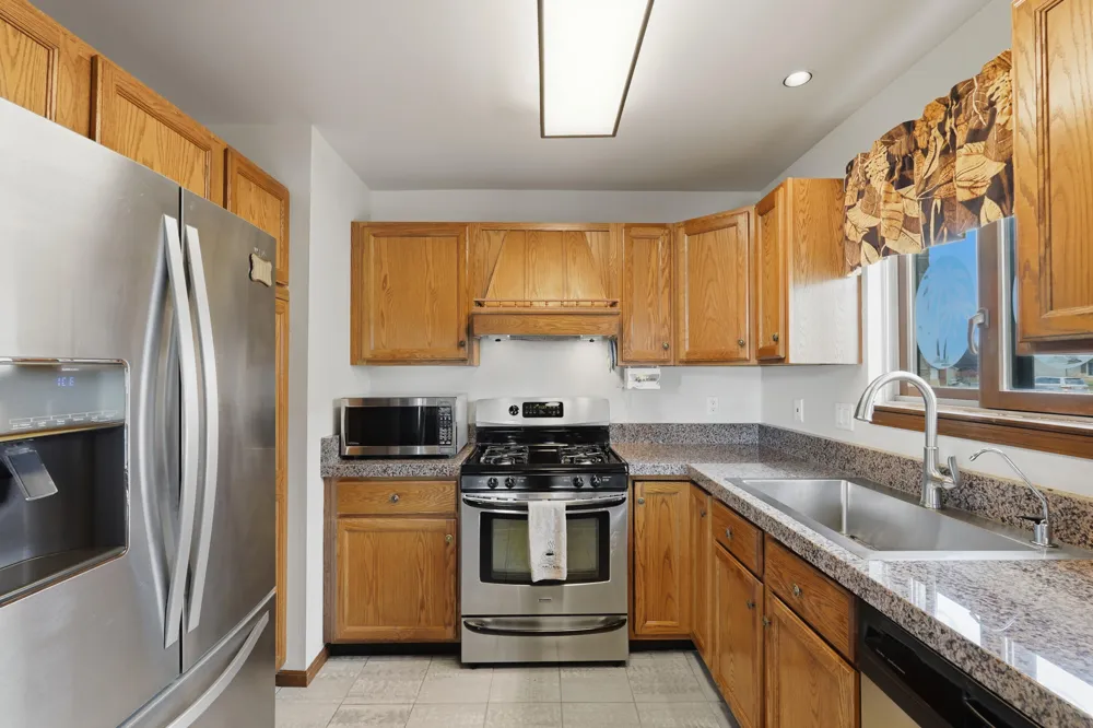 3750 Loch Drive Highland, MI 48357