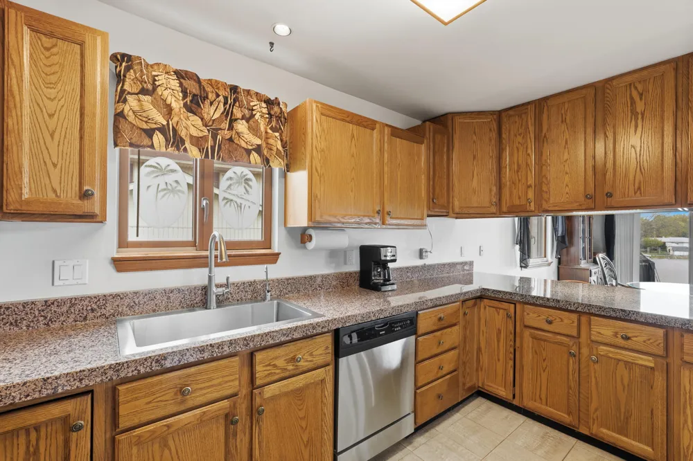 3750 Loch Drive Highland, MI 48357