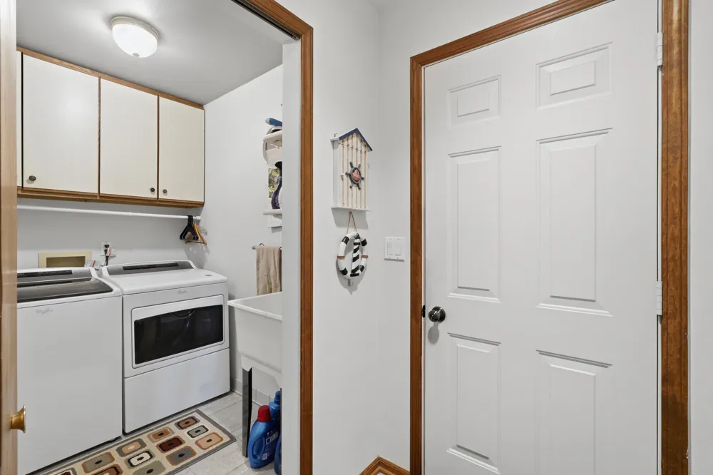 3750 Loch Drive Highland, MI 48357