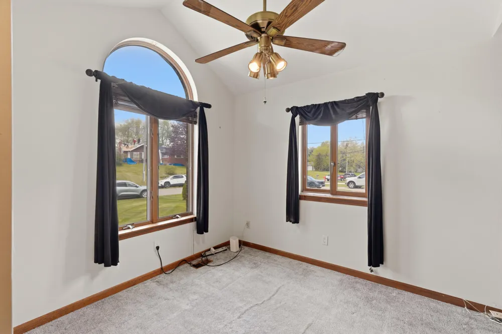 3750 Loch Drive Highland, MI 48357