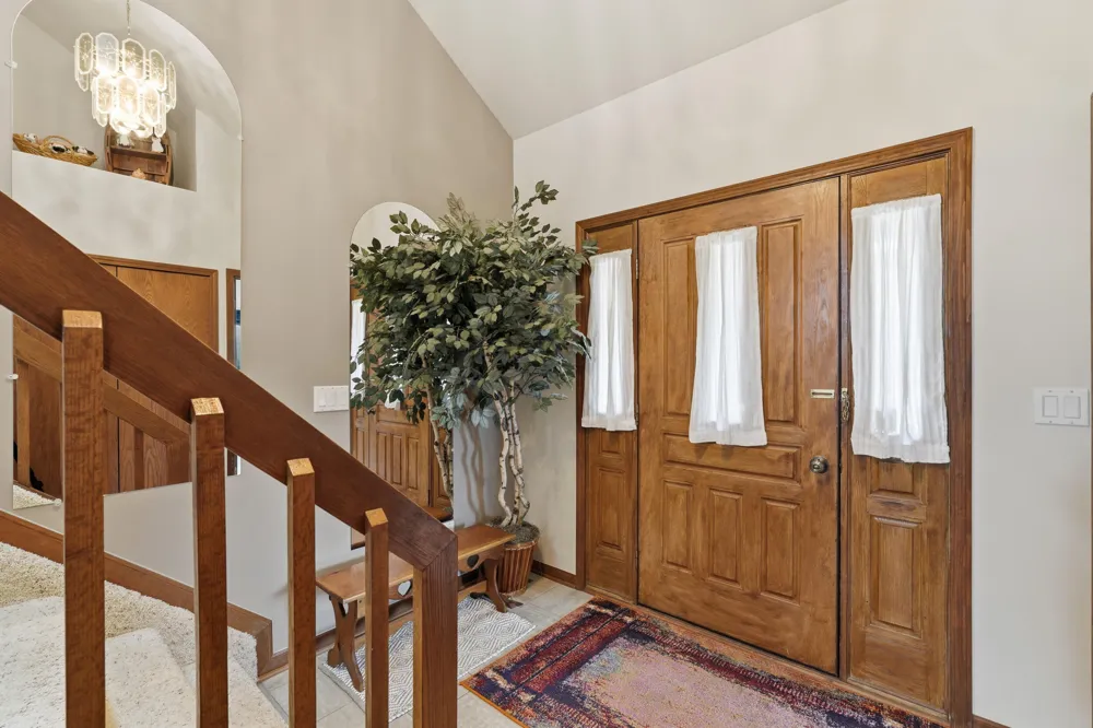 3750 Loch Drive Highland, MI 48357
