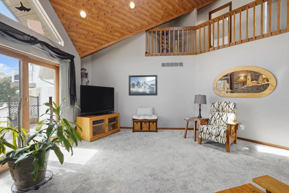 3750 Loch Drive Highland, MI 48357