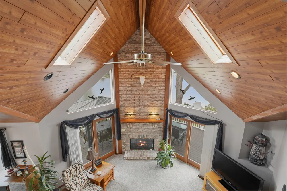 3750 Loch Drive Highland, MI 48357