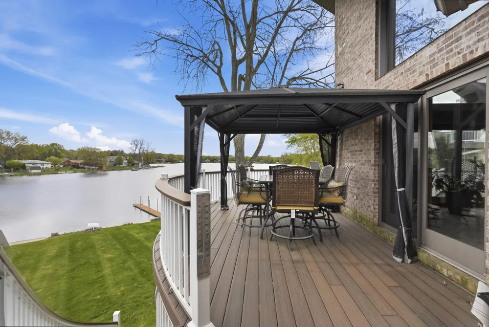 3750 Loch Drive Highland, MI 48357