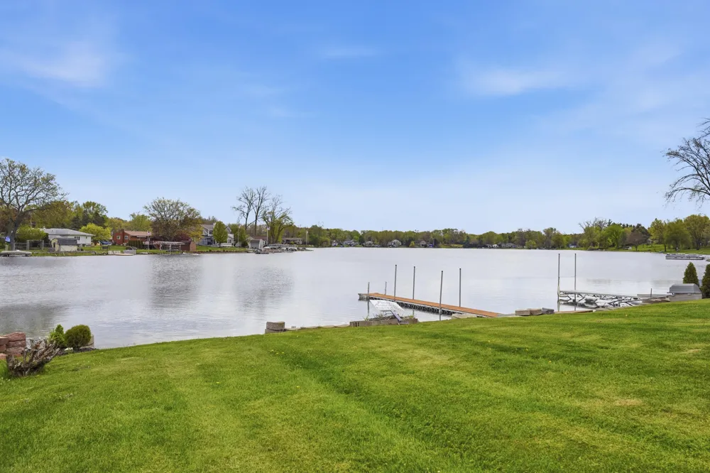 3750 Loch Drive Highland, MI 48357