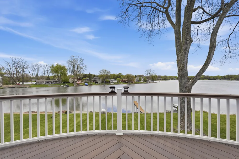 3750 Loch Drive Highland, MI 48357