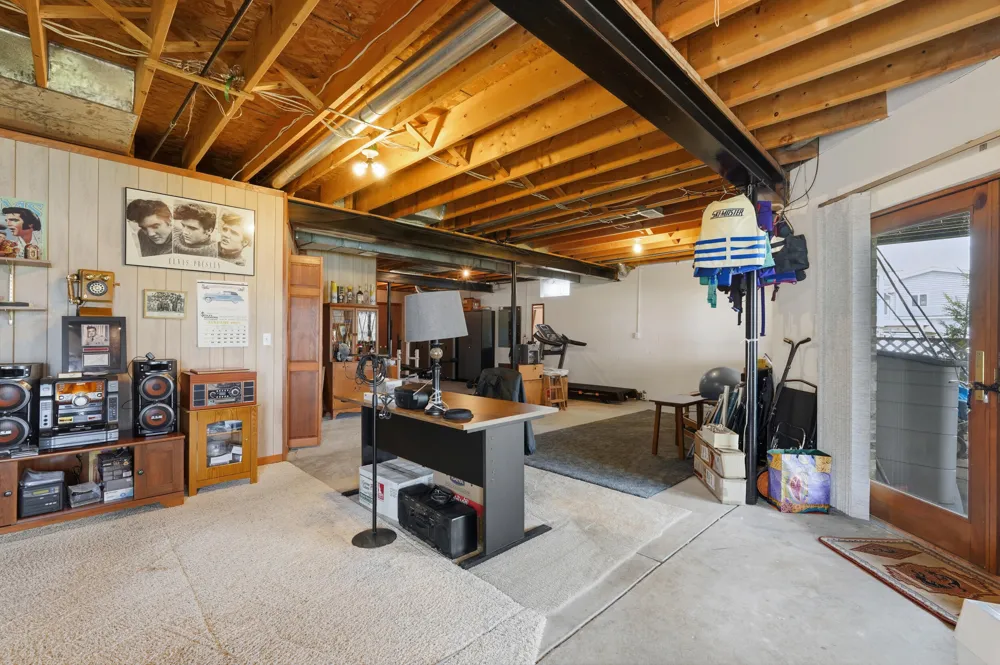 3750 Loch Drive Highland, MI 48357