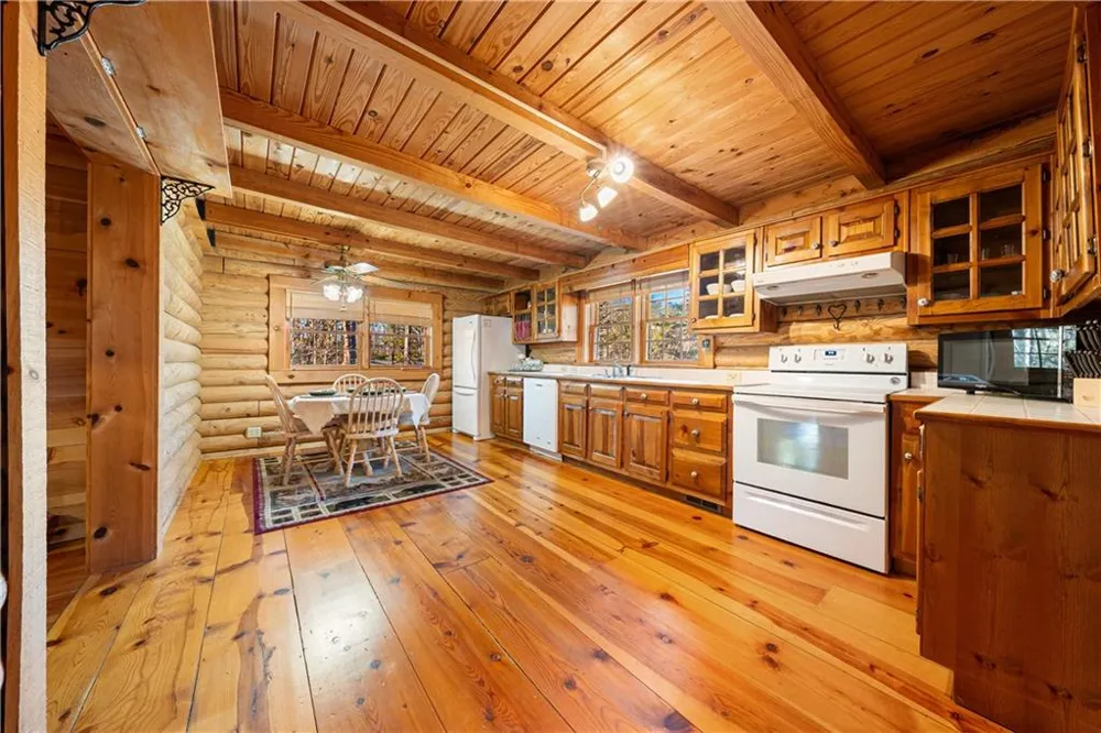 451 Pinecrest Road Sautee Nacoochee, GA 30571