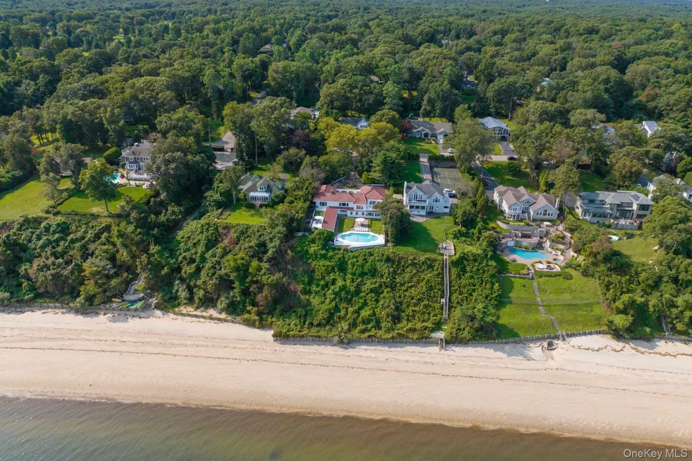 10 Beach Hill Drive Northport, NY 11768