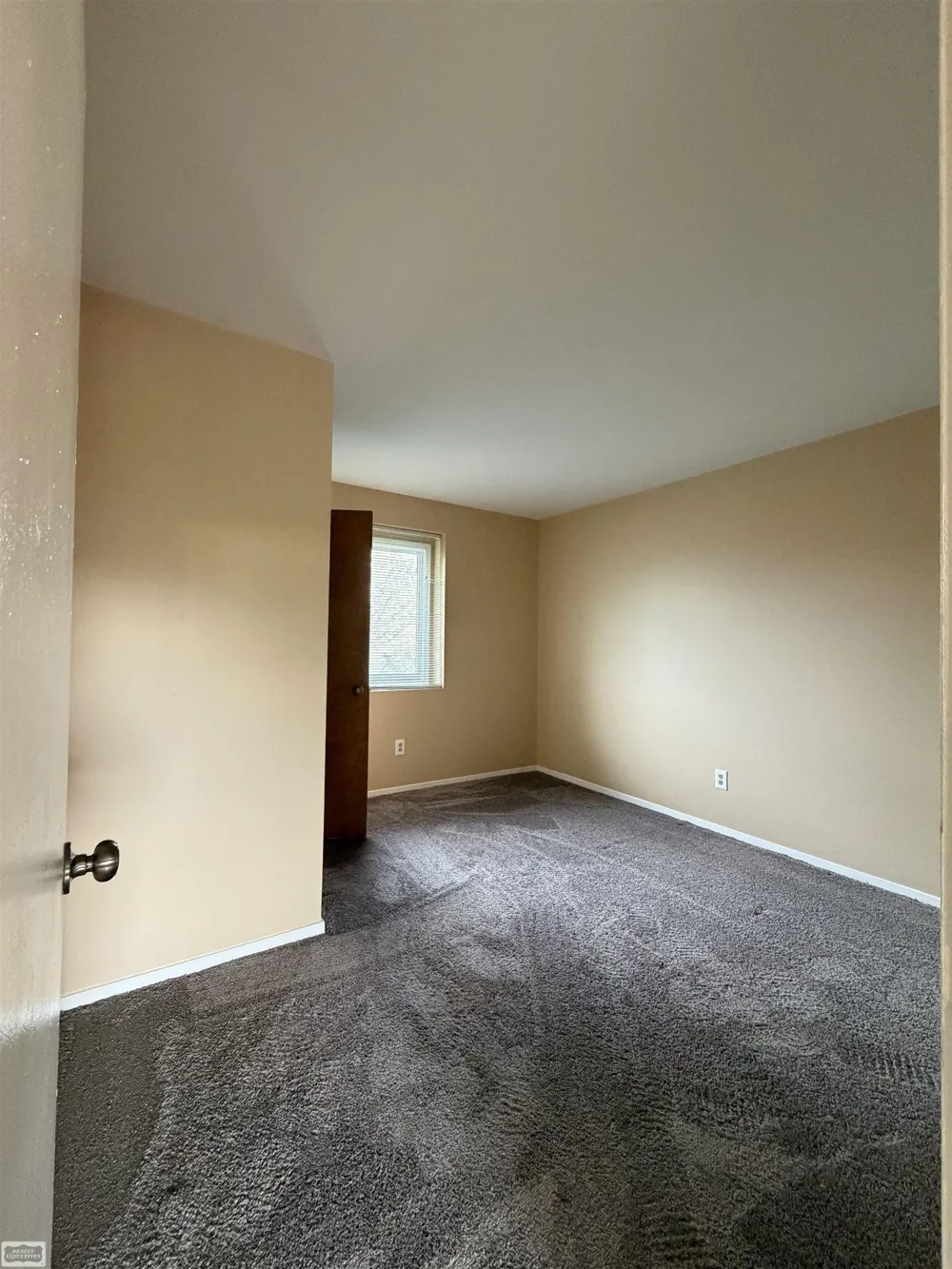31867 Nardelli Lane Roseville City, MI 48066