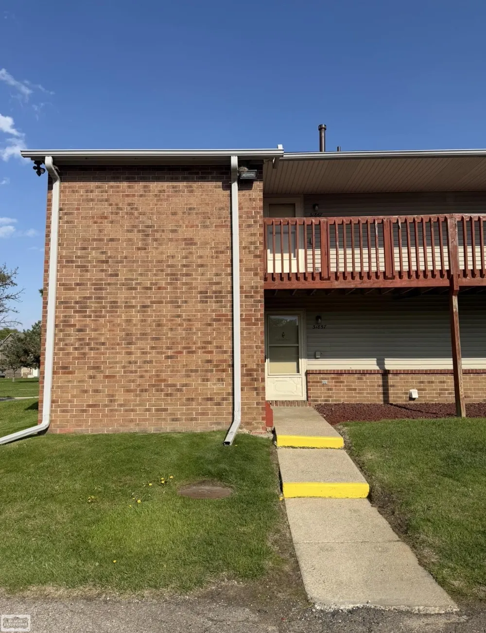 31867 Nardelli Lane Roseville City, MI 48066