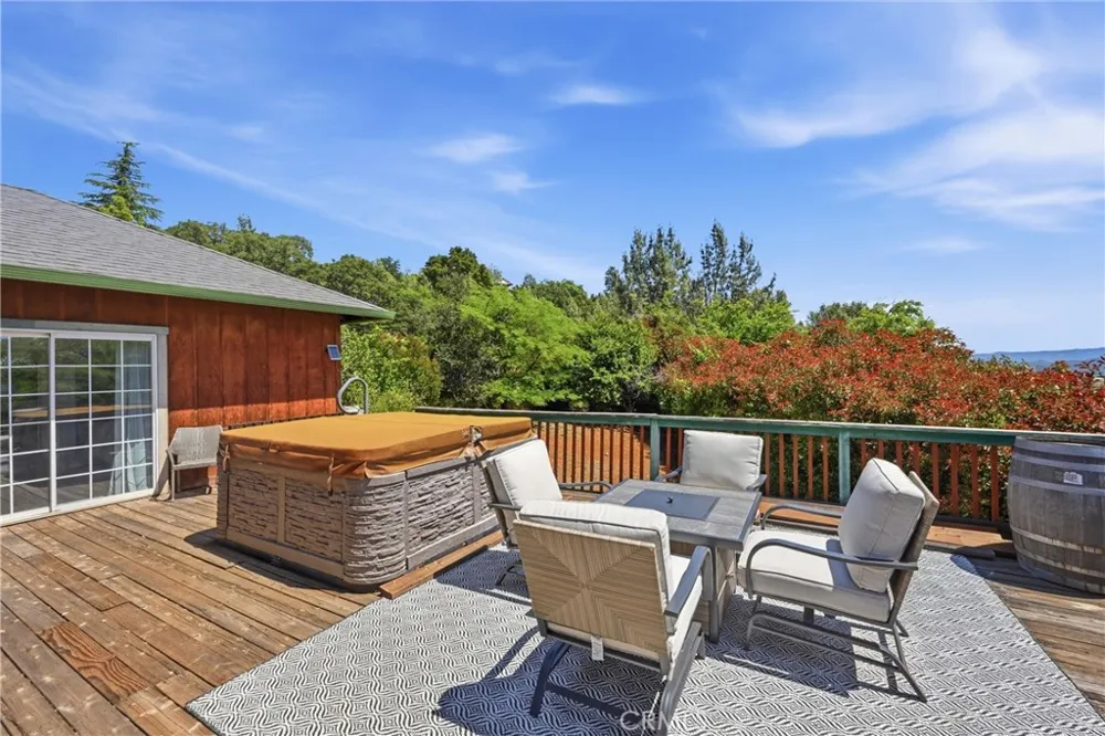 17860 Deer Hill Hidden Valley Lake, CA 95467