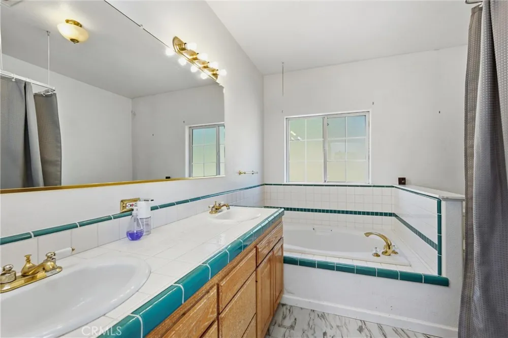 17860 Deer Hill Hidden Valley Lake, CA 95467