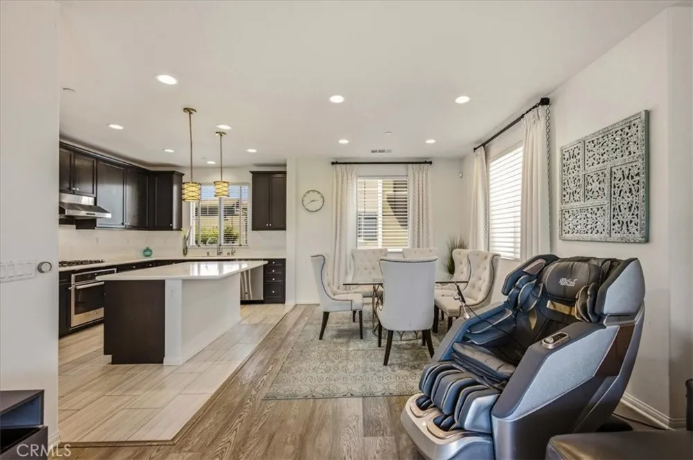 786 Plum #108 Pomona, CA 91767