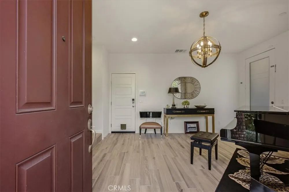 786 Plum #108 Pomona, CA 91767