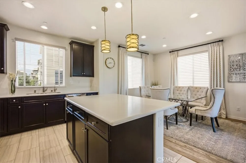 786 Plum #108 Pomona, CA 91767