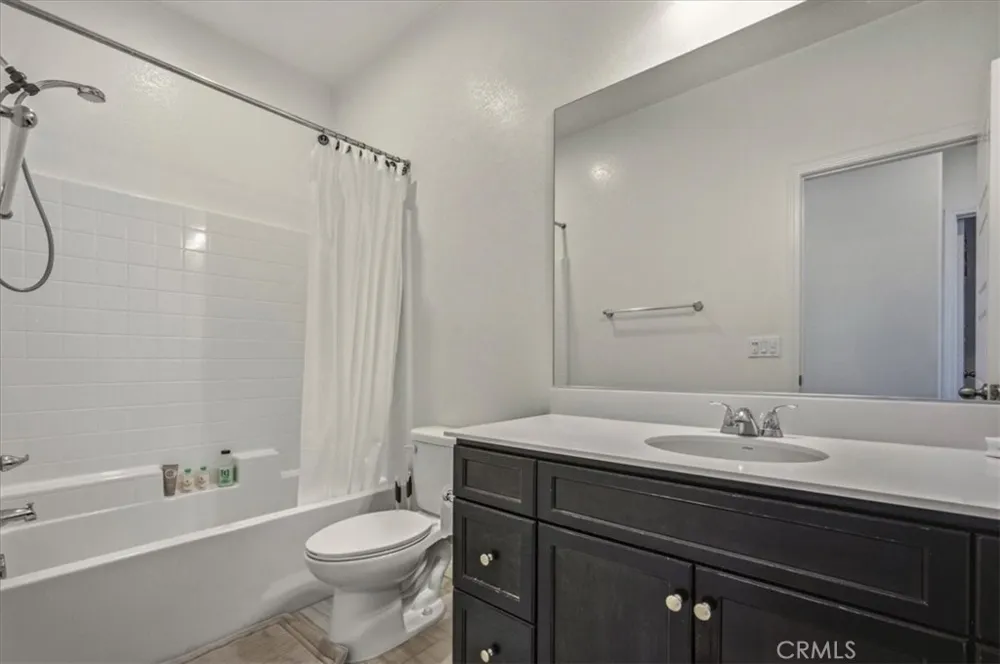 786 Plum #108 Pomona, CA 91767