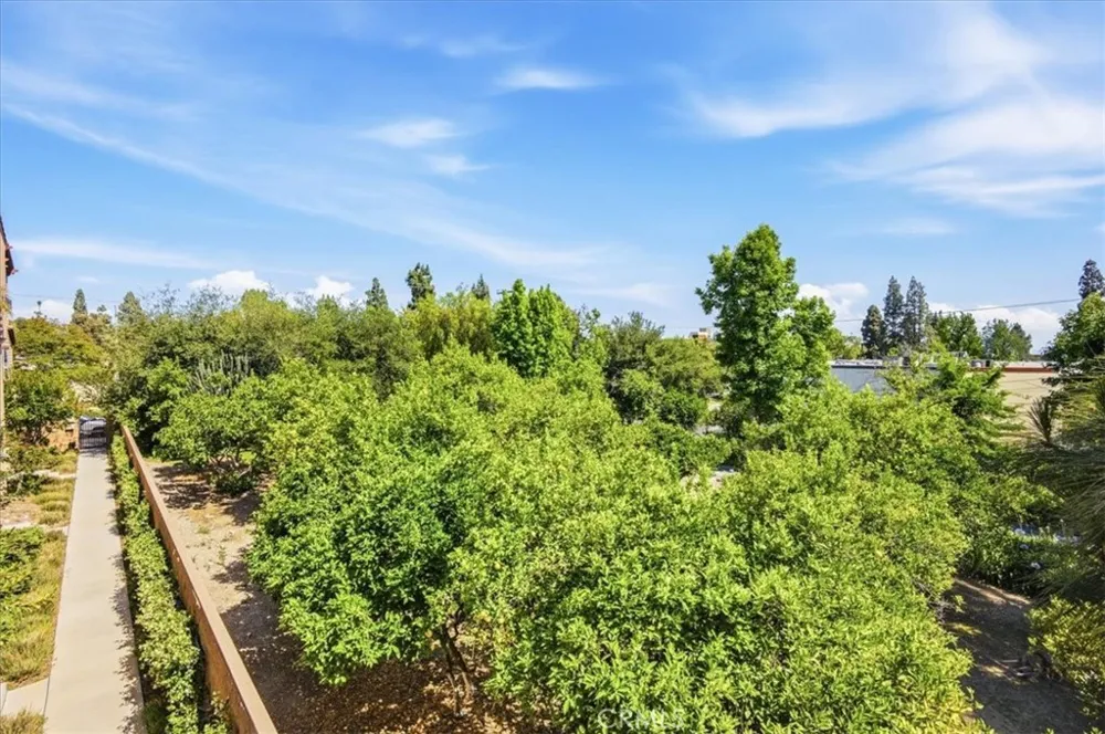 786 Plum #108 Pomona, CA 91767