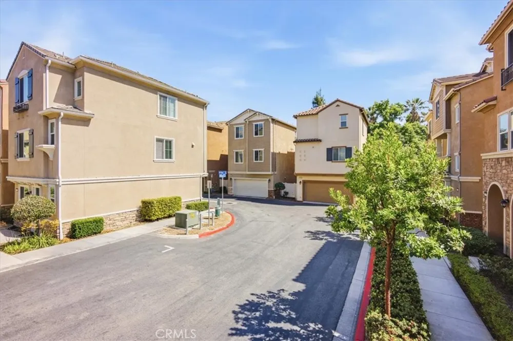 786 Plum #108 Pomona, CA 91767