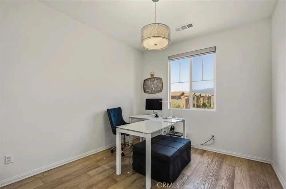 786 Plum #108 Pomona, CA 91767